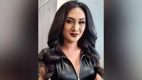 BellaSanthita's live cam