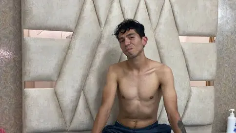 JonasHiltom's live cam