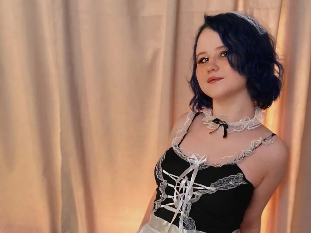 KarolineHall's live cam