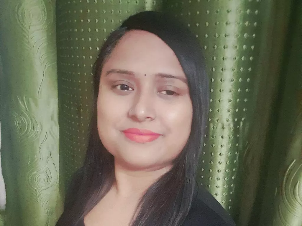 KhushiArora's live cam