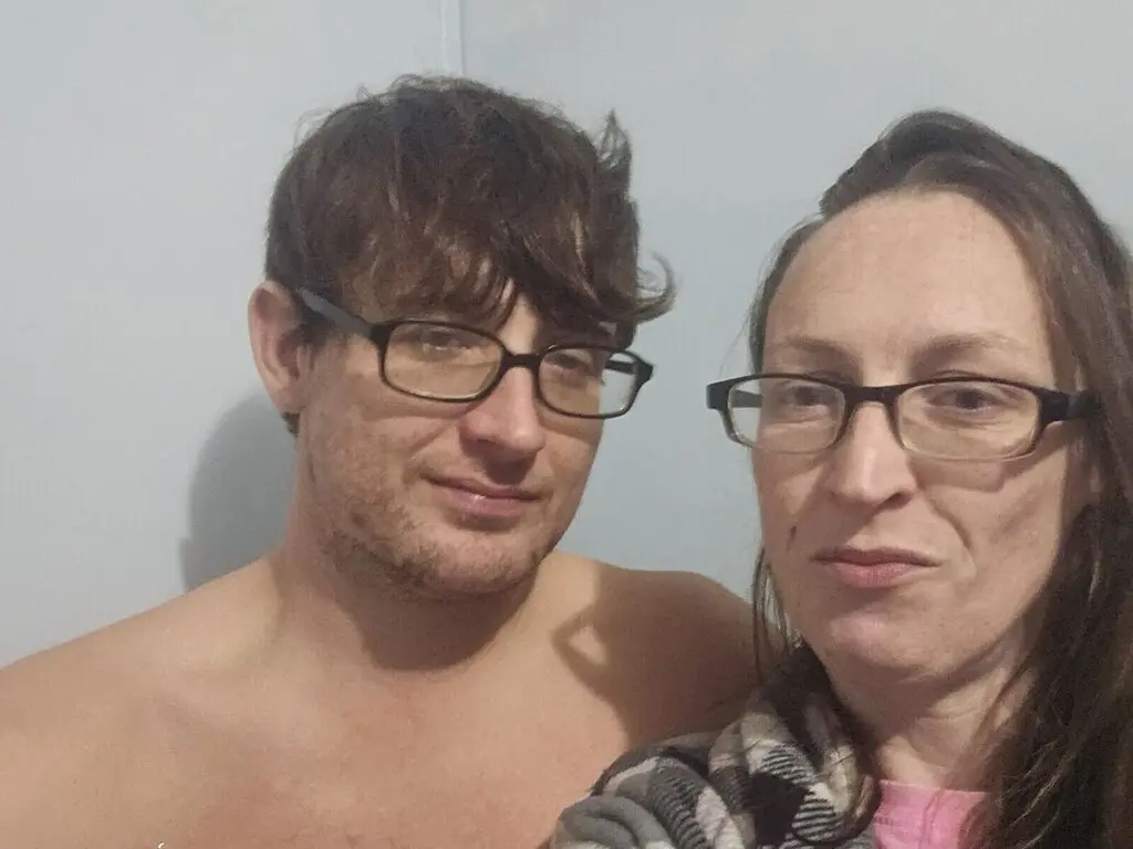 Kinkycpl's live cam