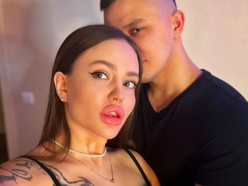 ThomasandTessa's live cam